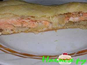 Слоеный пирог с семгой