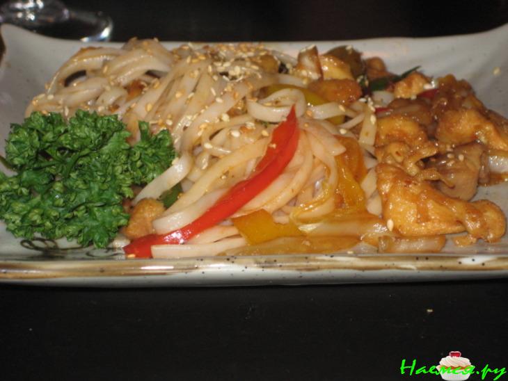 Индейка с овощами и стеклянной лапшой Индейка с овощами и стеклянной лапшой