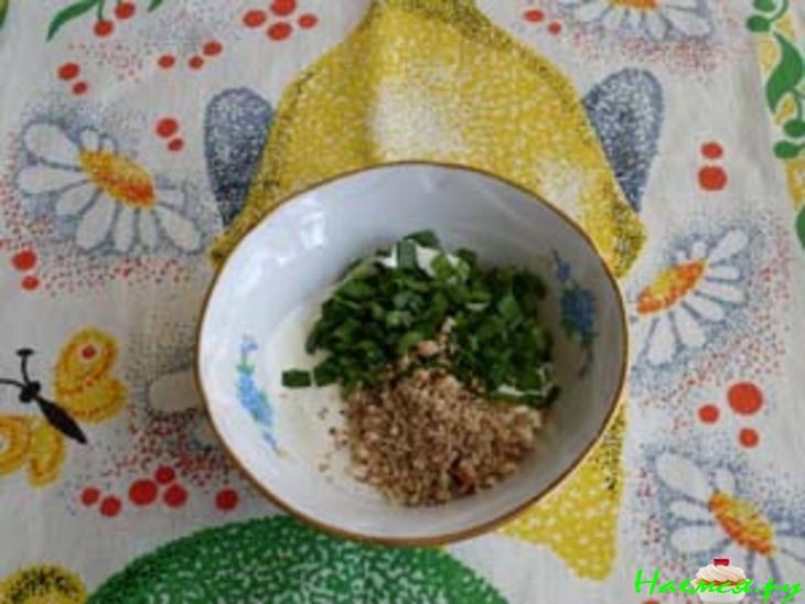 Рулетики из салата с овощами