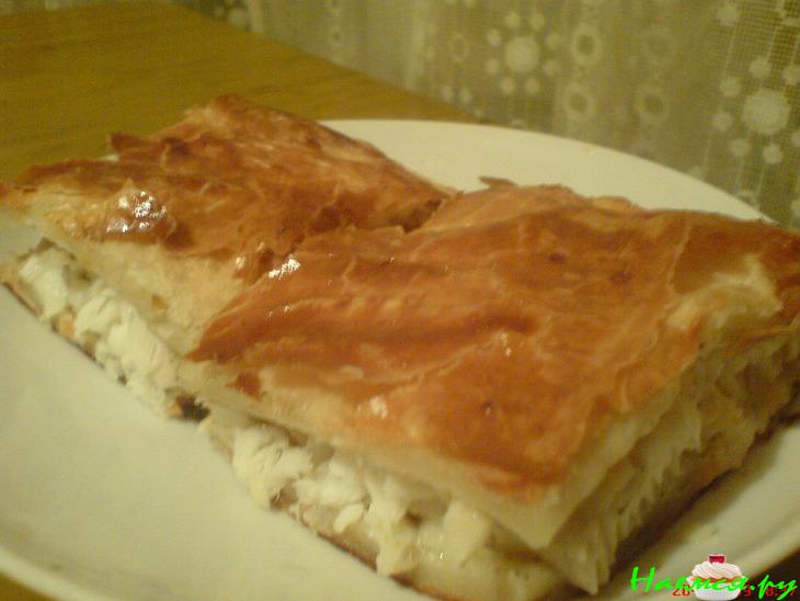 Слоёная кулебяка с рыбой