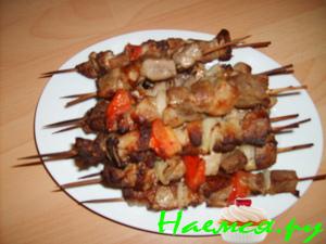 Свинина на шпажках