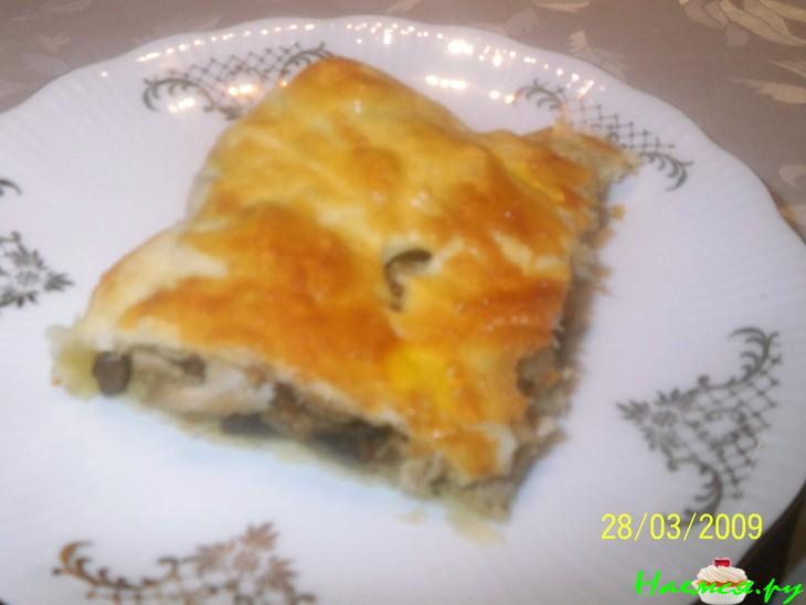 Пирог с курицей и грибами