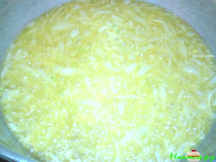 Стручковая фасоль с чесночным соусом