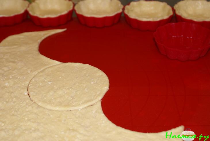 Творожные корзиночки с сырным кремом и грушей