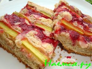 Пирог с ревенем и клубничкой