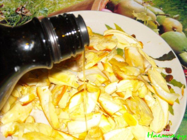 Салат из сырых кесаревых грибов