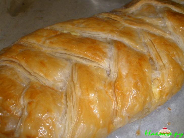 Слоеный пирог с яблочно-творожной начинкой