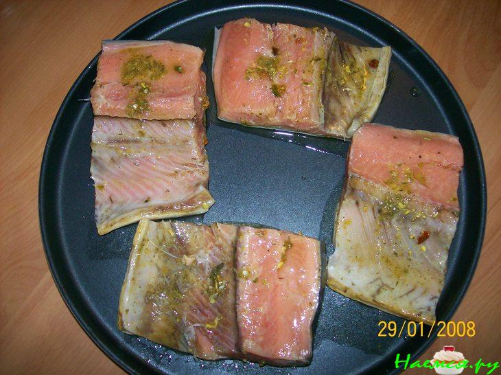 Лосось с помидорами и сыром в микроволновке