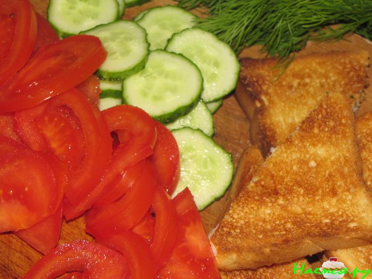 Быстрый и простой салат для пикника с тостами