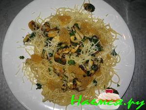 Спагетти с мидиями и икрой щуки