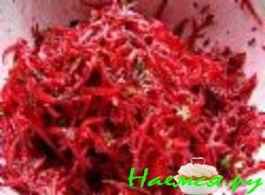 Салат из свежей свеклы с тертым хреном Салат из свежей свеклы с тертым хреном