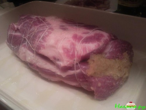 Праздничный мясной рулет