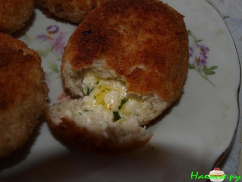 Куриные котлетки с двумя сырами