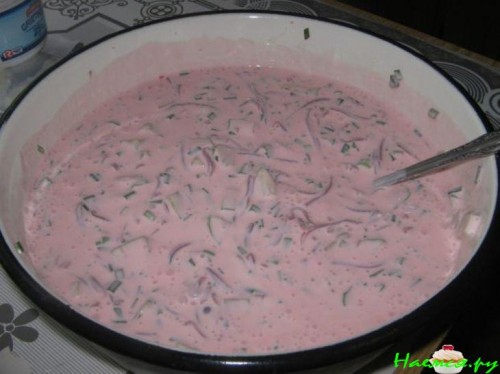 Холодный борщ с горчицей