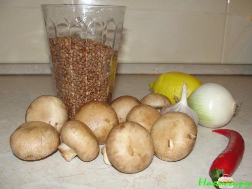 Гречневая каша с грибами и чесноком