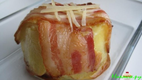 Картошечка запеченая в сметанном соусе с беконом