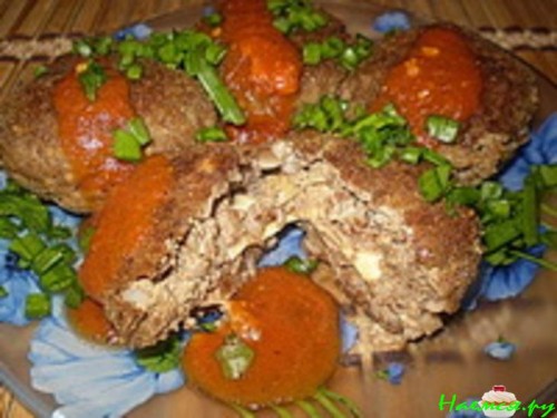 Печеночные котлетки под саусом
