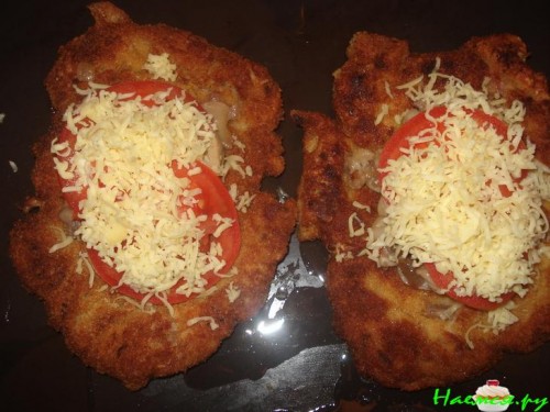 Мясо по-французски с пармезаном