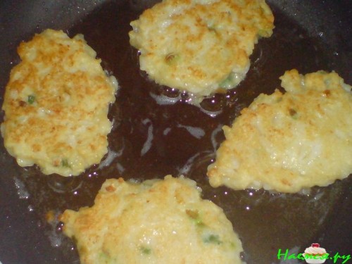 Рисовые котлеты с сыром и зелёным лучком