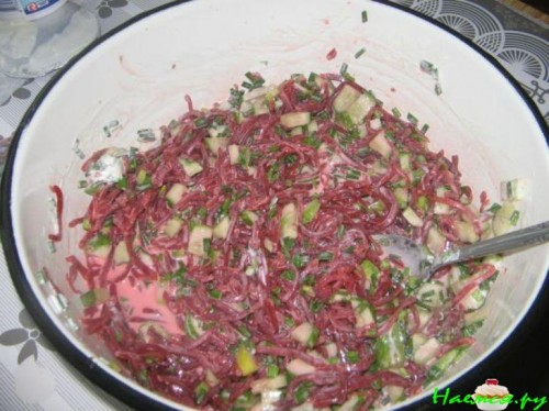 Холодный борщ с горчицей