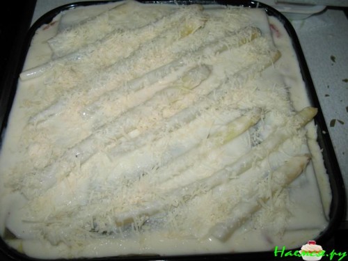 Лазанья с лососем и спаржей