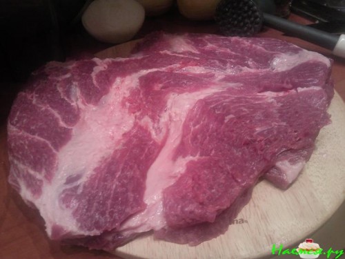 Праздничный мясной рулет