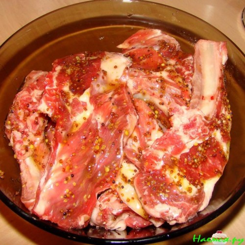 Баранина на кости тушёная