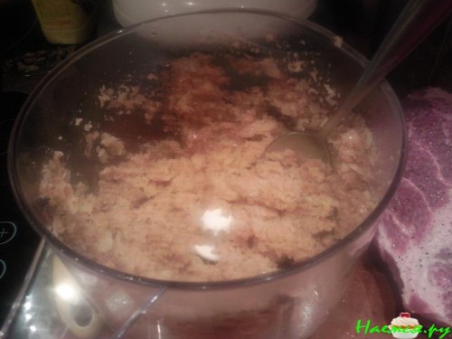 Праздничный мясной рулет