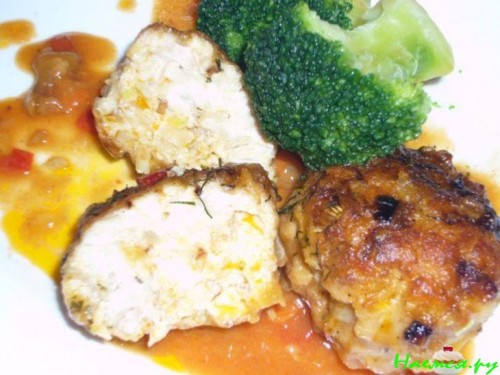 Куриные котлетки под соусом