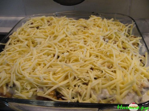 Лазанья с морским коктейлем и шпинатом