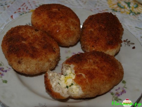 Куриные котлетки с двумя сырами