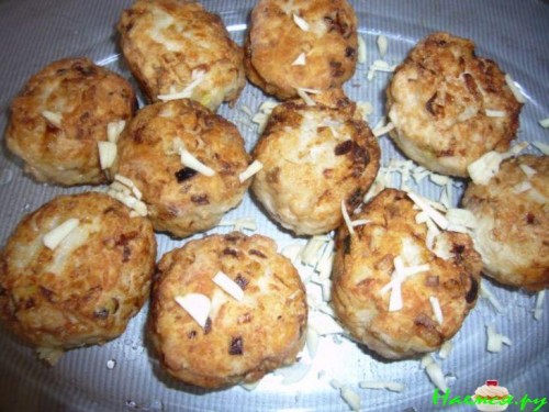 Куриные котлетки под соусом