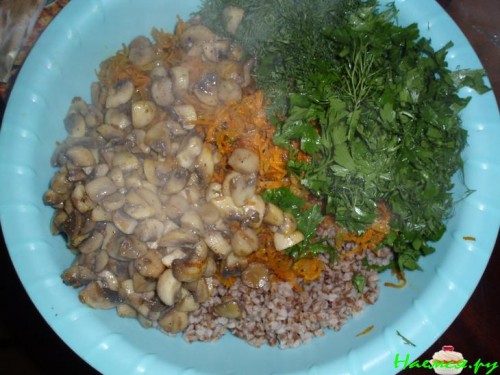 Фаршированная утка с гречкой и грибами