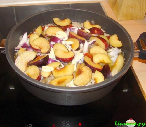 Баранина на кости тушёная