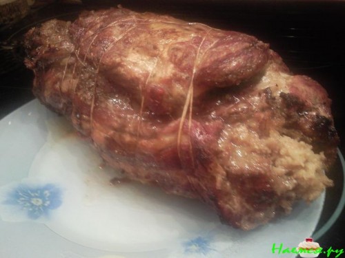 Праздничный мясной рулет