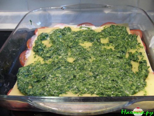 Лазанья с морским коктейлем и шпинатом