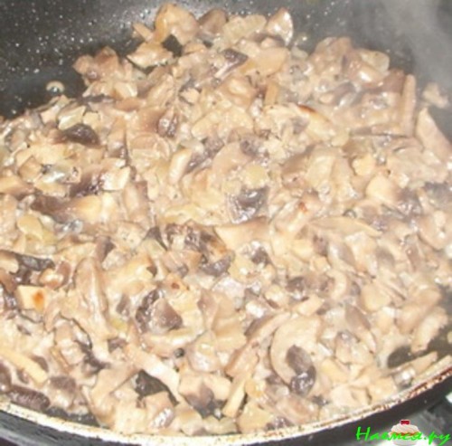 Мясной рулет с грибами