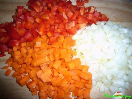 Куриные котлетки под соусом