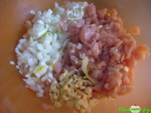 Куриные котлетки под соусом