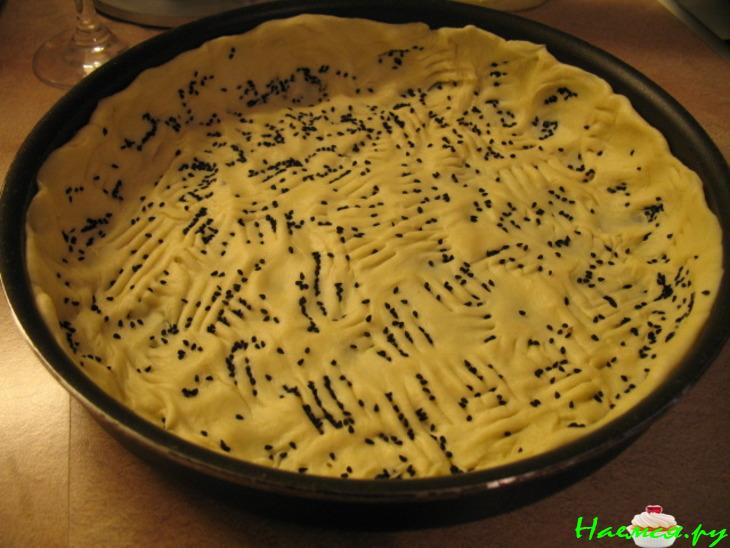 Киш с куриными потрошками, зеленой фасолью и брокколи