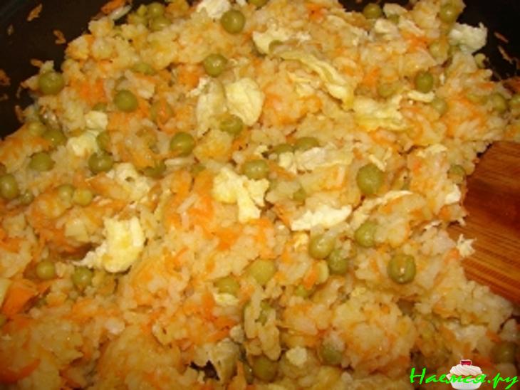 Жареный рис по-китайски Жареный рис по-китайски