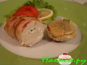 Куриные рулеты с сельдереем и беконом