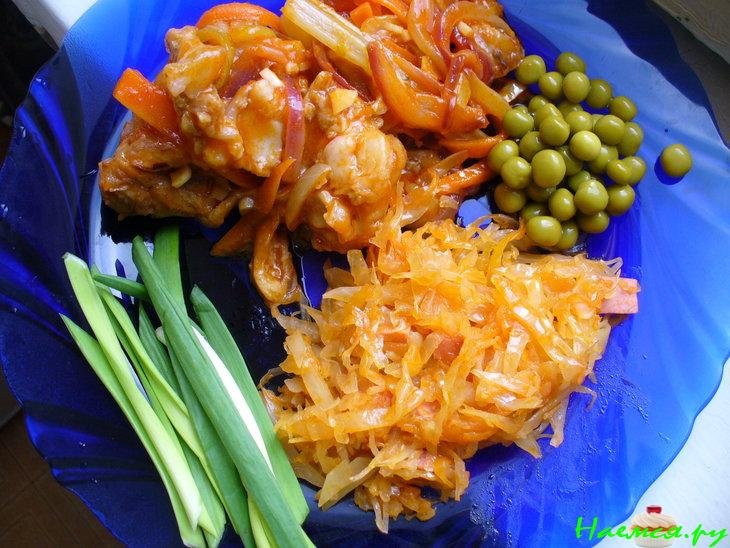 Свиные "лапки" с овощами