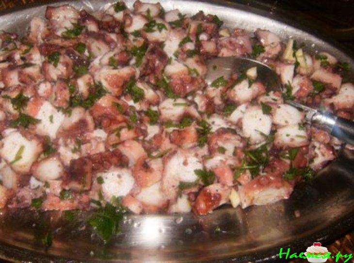 Салат из осьминога Салат из осьминога