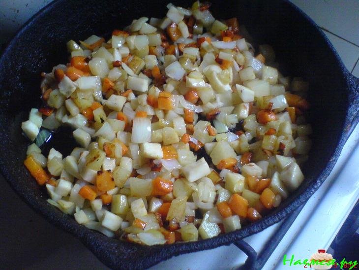 Слоёный пирог с овощами