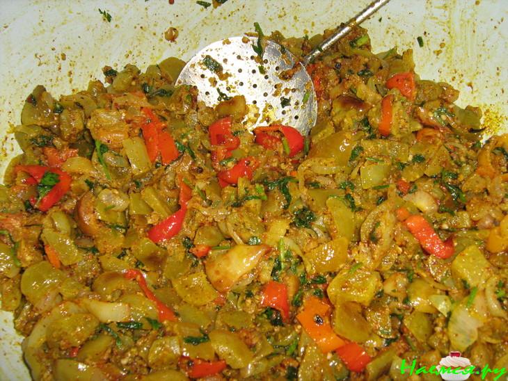 Тхилеули. Закуска из зеленых помидор с фундуком