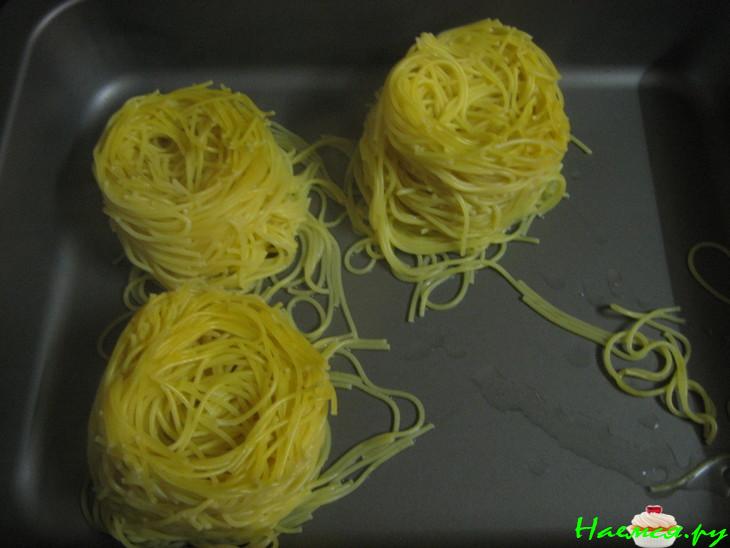 Курочка в гнёздышке