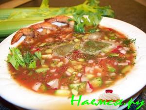 Канадский холодный суп с креветками на томатном соке за 5 минут