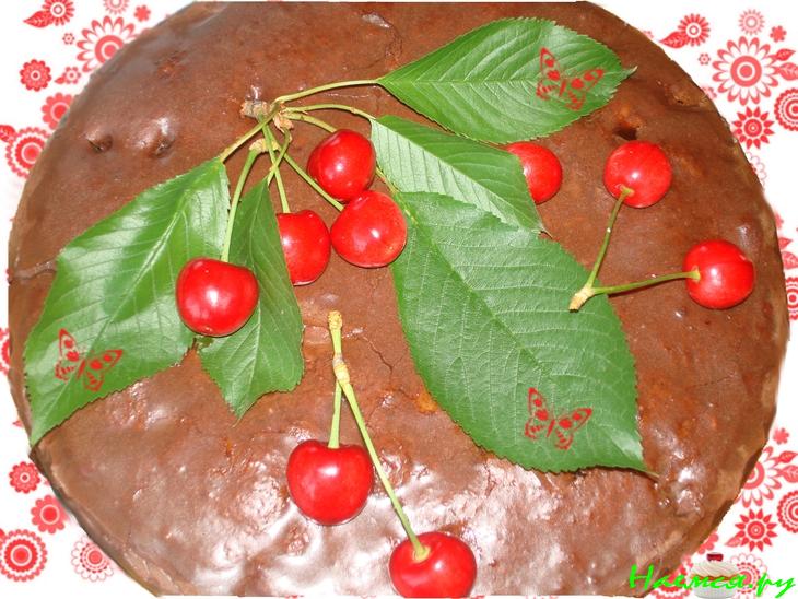 Медовый пирог с черешней