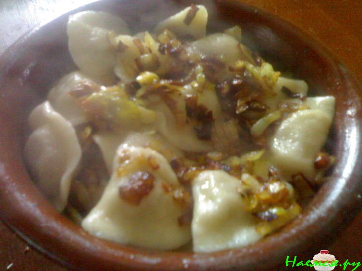 Вареники с картошкой и тушеной капустой